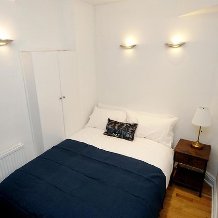 Cozy Retreat By Aresti Hotels London Bagian luar foto