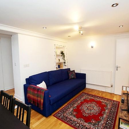 Cozy Retreat By Aresti Hotels London Bagian luar foto