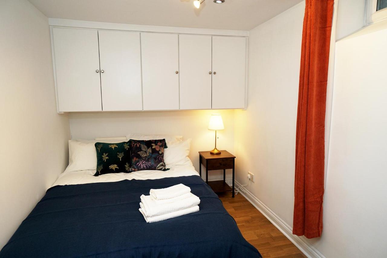 Cozy Retreat By Aresti Hotels London Bagian luar foto